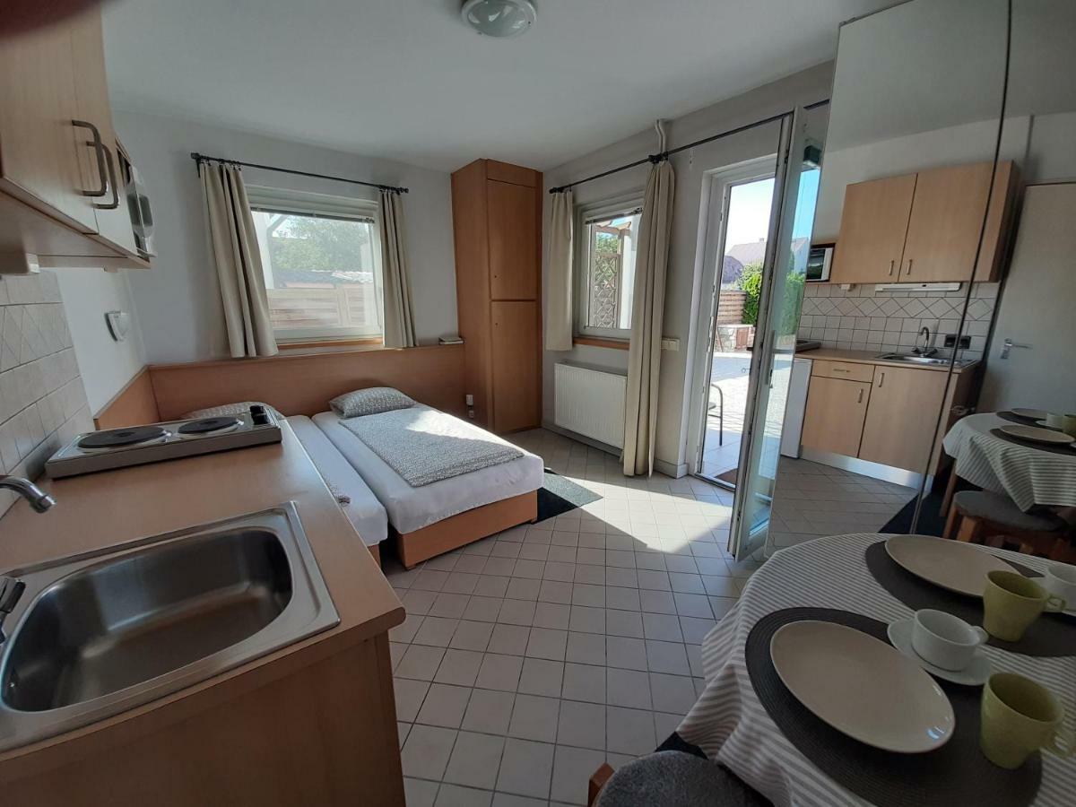 קסזטלי Familia Apartmanhaz מראה חיצוני תמונה