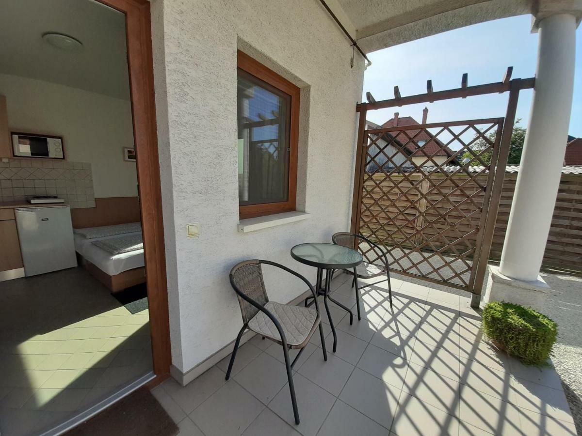 קסזטלי Familia Apartmanhaz מראה חיצוני תמונה