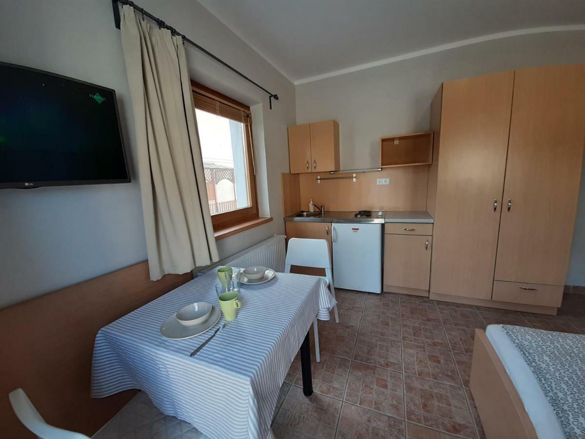 קסזטלי Familia Apartmanhaz מראה חיצוני תמונה